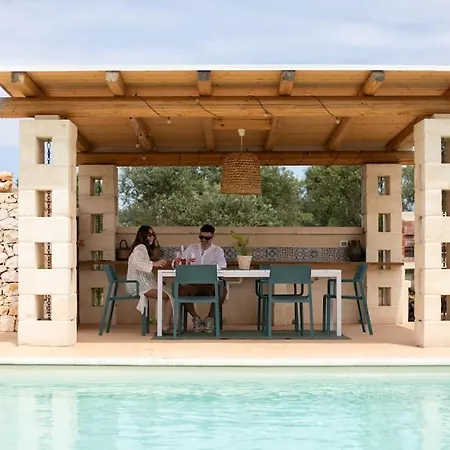 Sestaluna - Trulli Con Piscina Privata *