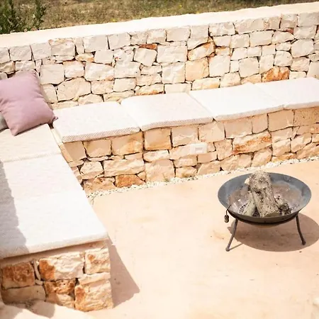 Sestaluna - Trulli Con Piscina Privata