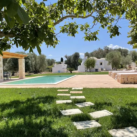 Sestaluna - Trulli Con Piscina Privata וילה *