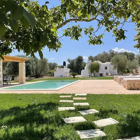 Sestaluna - Trulli Con Piscina Privata אוסטוני