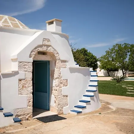 Sestaluna - Trulli Con Piscina Privata וילה
