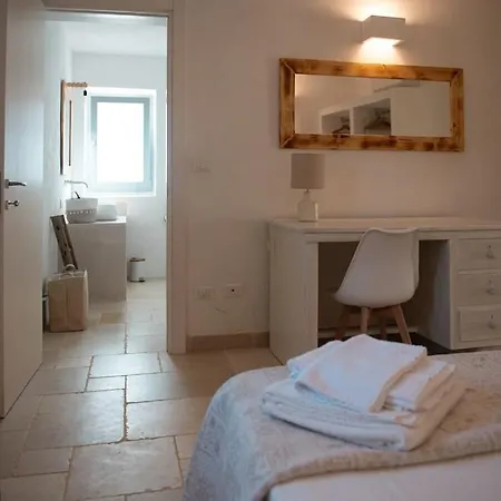 Sestaluna - Trulli Con Piscina Privata וילה