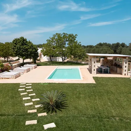 Sestaluna - Trulli Con Piscina Privata *