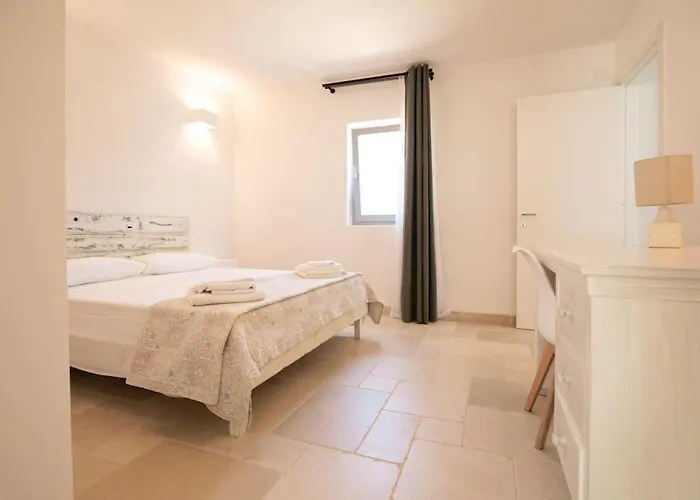 Sestaluna - Trulli Con Piscina Privata *