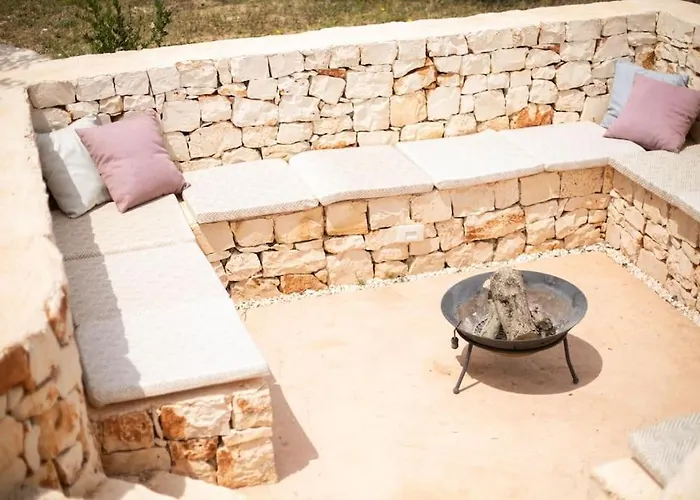 Sestaluna - Trulli Con Piscina Privata