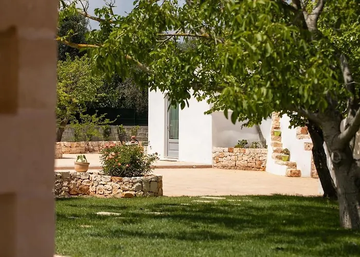 Sestaluna - Trulli Con Piscina Privata *